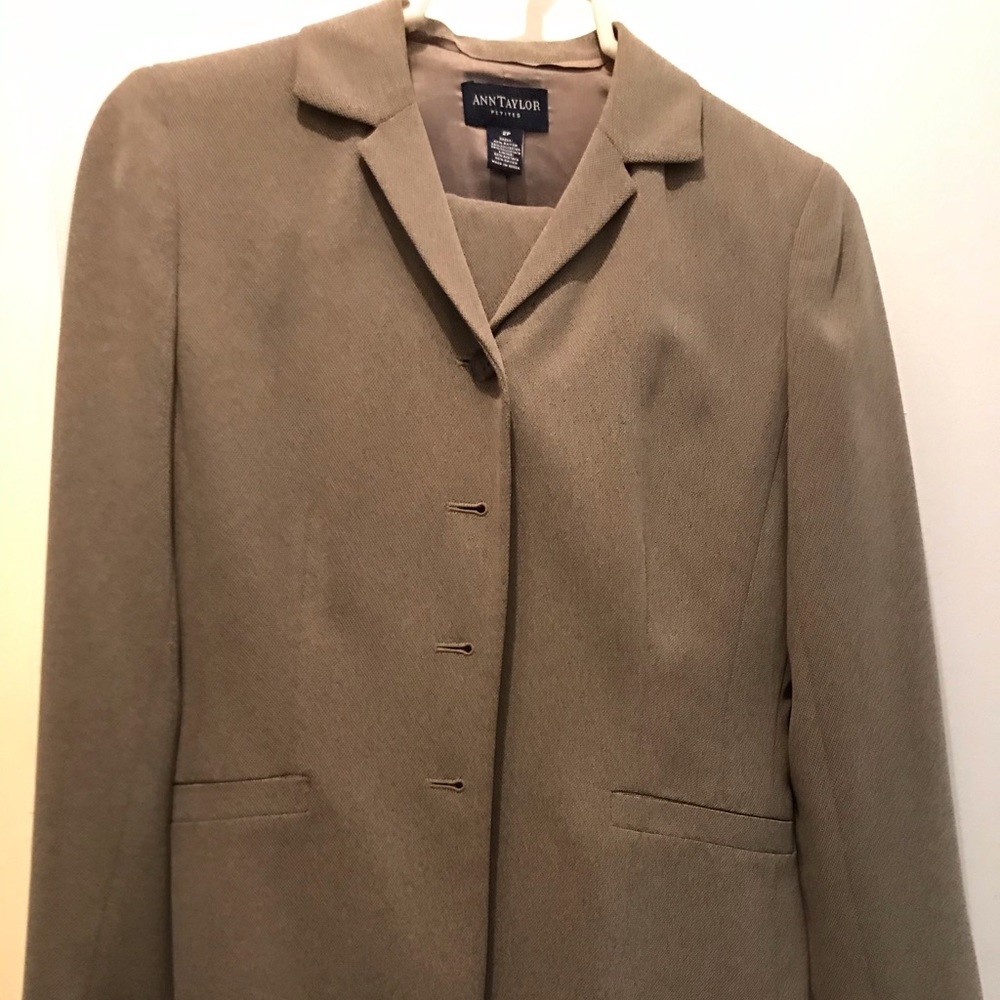 Ann Taylor 2p grey black/white suit